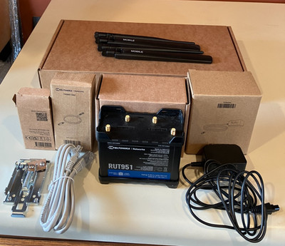 Teltonika RUT951A00800 Model RUT951 Industrial Cellular Router