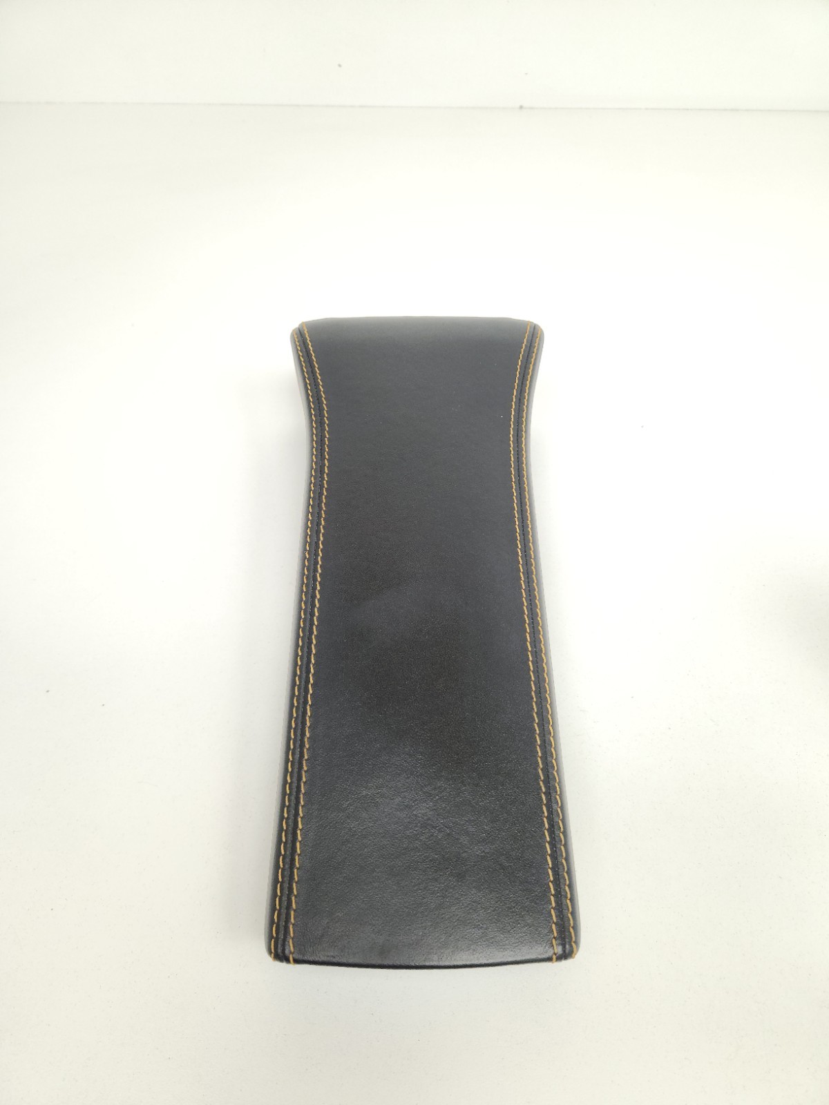 2015-2016 MCLAREN 650S SPIDER CENTER CONSOLE ARMREST STORAGE LID COVER BLACK OEM