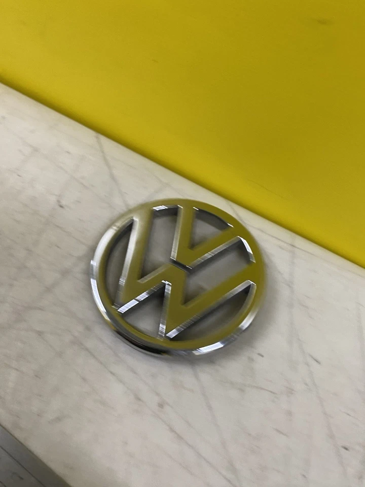 INSIGNIA/EMBLEMA MALETERO TRASERO VOLKSWAGEN GOLF MK3 1992-1998 Foto 3 de 4