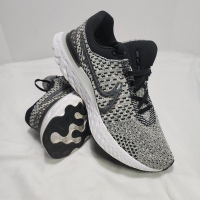 NIKE React Infinity Run OREO Flyknit 3 Men s Sz 10.5 Shoes DH5392-006 - EUC