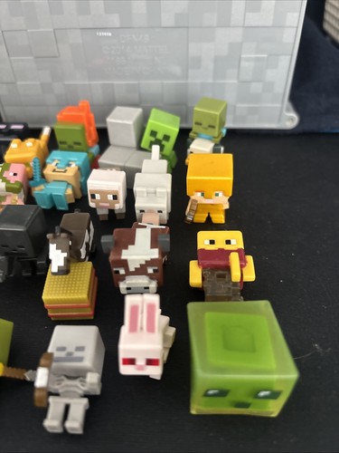 Estuche de Piedra Minecraft con Mini Figuras Lote Coleccionista Vitrina Almacenamiento Usado - Imagen 9 de 13