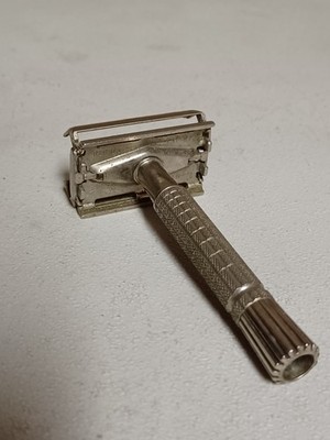 Vintage Gillette DE safety razor TTO super speed C2 1957 silver flare tip