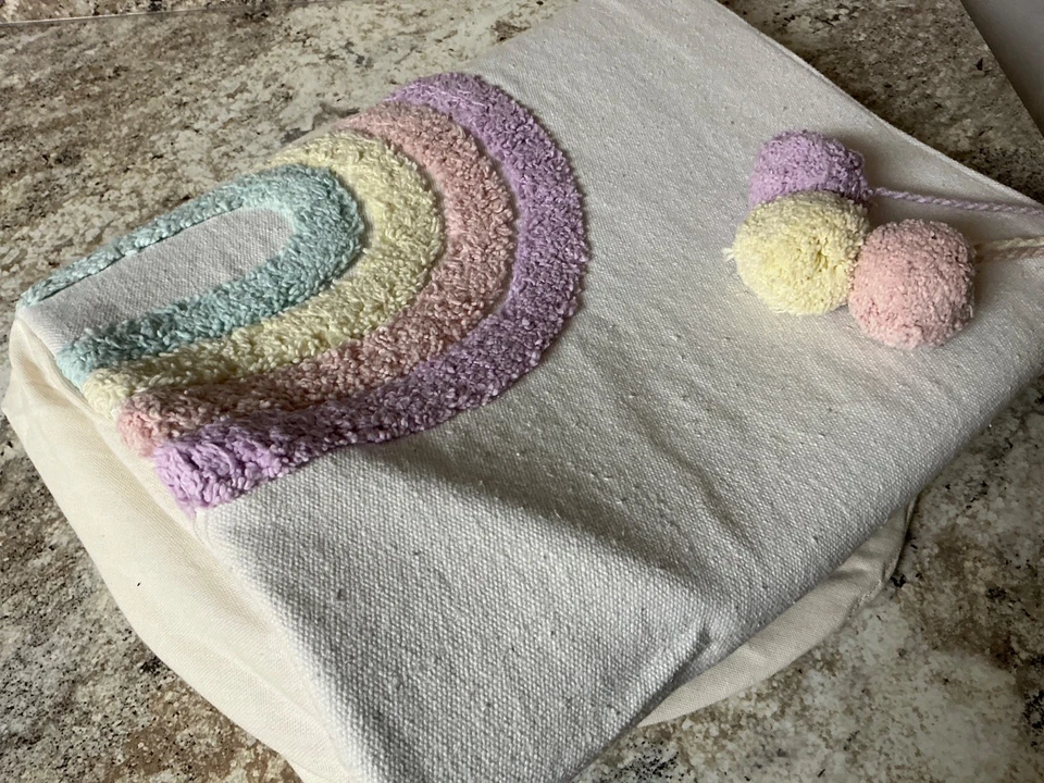 Juguete de almacenamiento Pottery Barn Kids bordado color pop arco iris volcado Foto 4 de 4