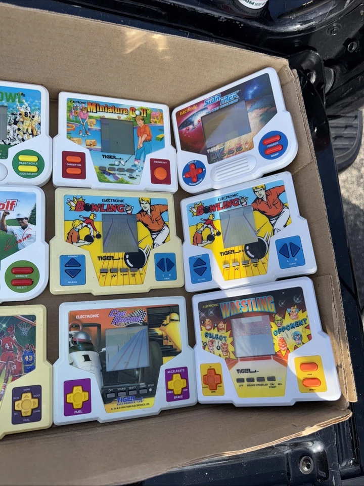 Tiger Electronics Handheld Sports Games Huge lot - Please Read Description - Image 3 of 4