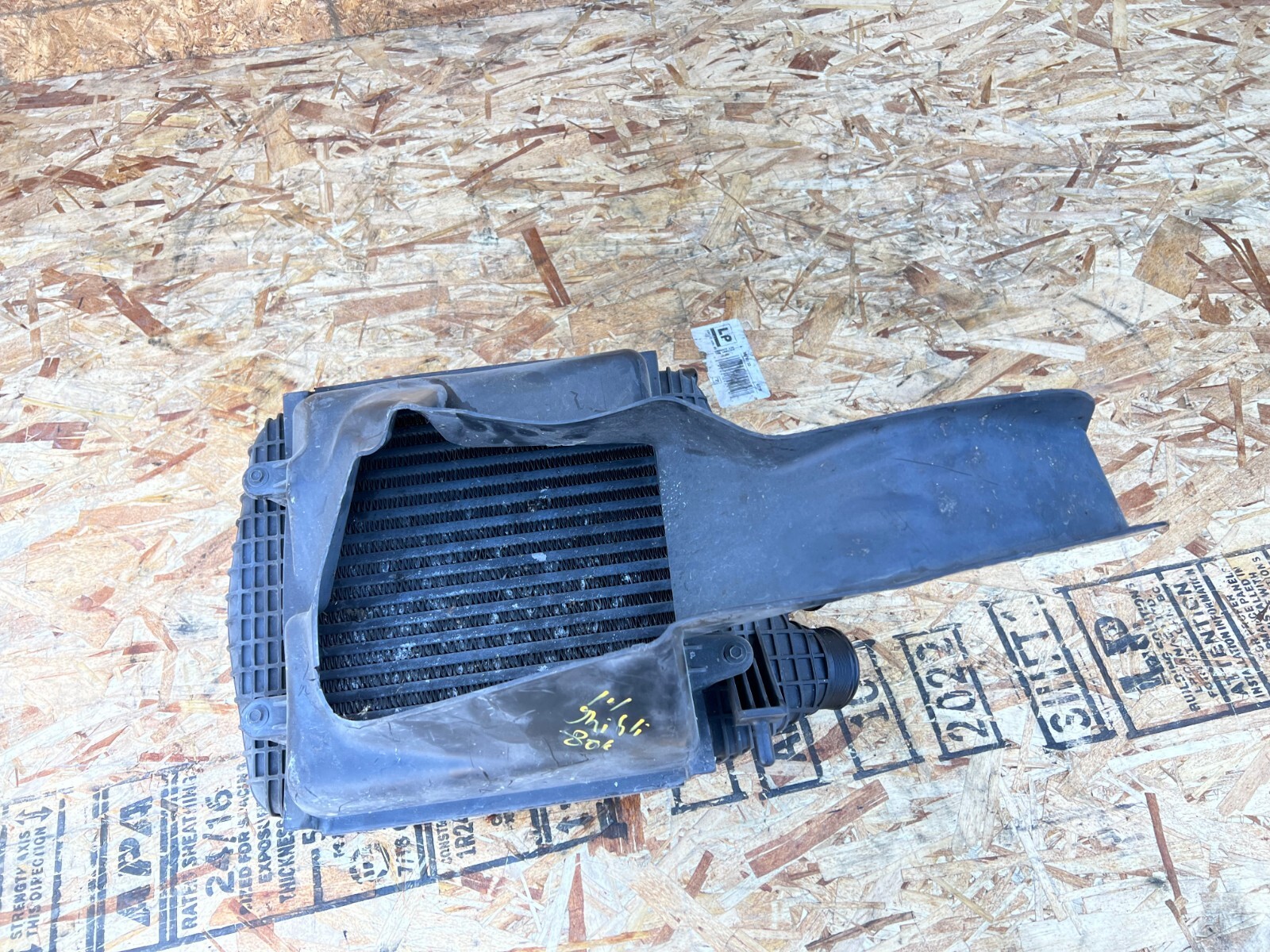 RIGHT SIDE TURBO INTERCOOLER RADIATOR ASSEMBLY OEM 80K 14-17 MASERATI GHIBLI