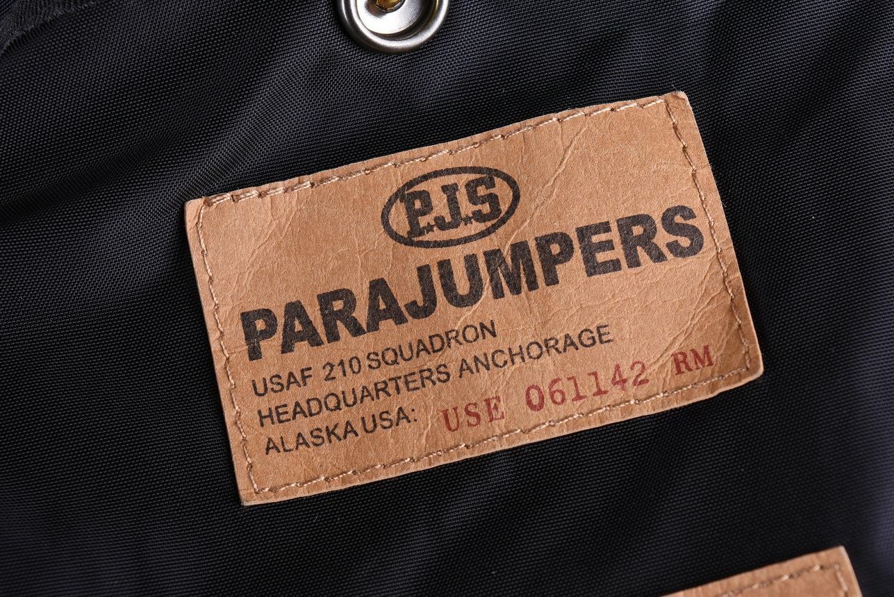 Parajumpers Helicopter Carrier 
