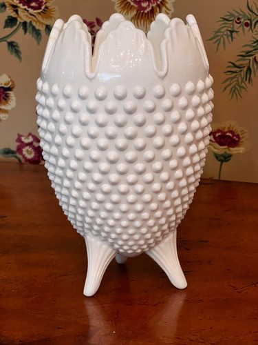 Vintage Fenton Hobnail Milk Glass Tripod 3 Toed Large Egg Vase - Picture 4 of 8