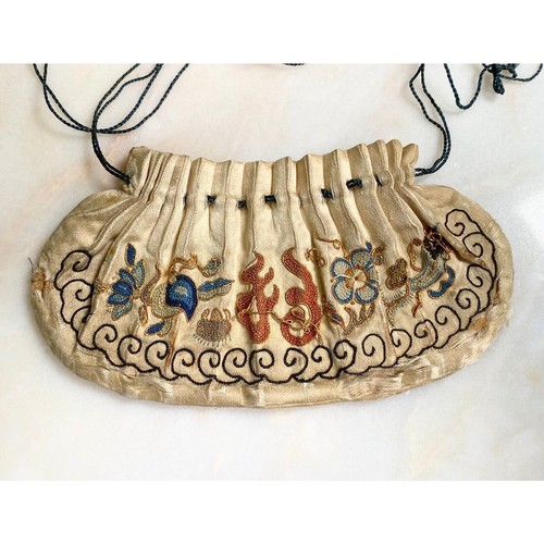 SMALL ANTIQUE CHINESE EMBROIDERED SILK RUYI AUSPICIOUS SYMBOL PLEATED BAG PURSE - 第 7/12 張圖片