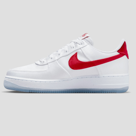 Кроссовки Nike Womens Air Force 1 07 ESS Varsity Red (DX6541-100) доставлены ускоренной доставкой