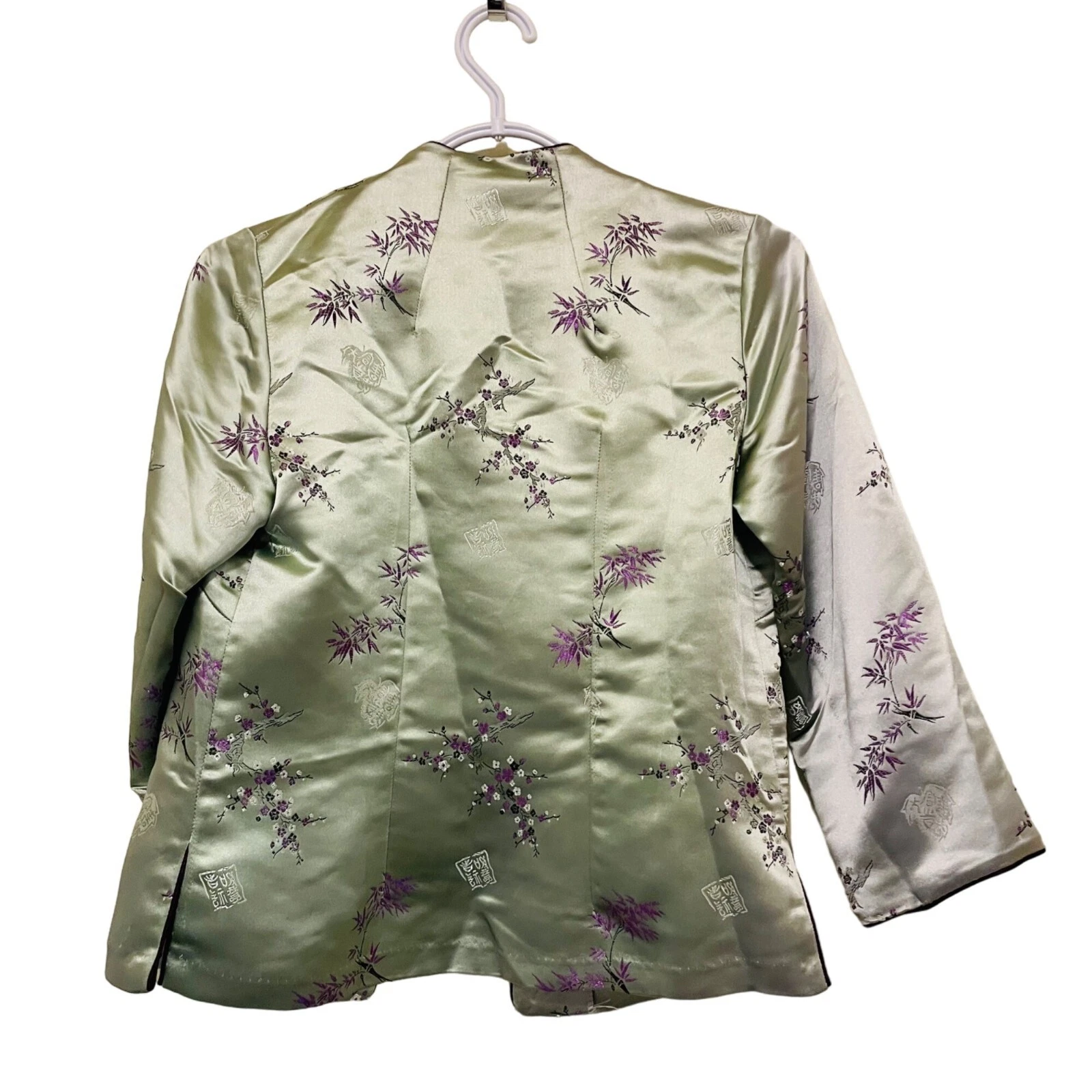 LOUIS VUITTON（LV） LV Elegante Giacca di Satino di Ispirazione Asiatica con Ricamo Floreale Bottone Chiusure SM