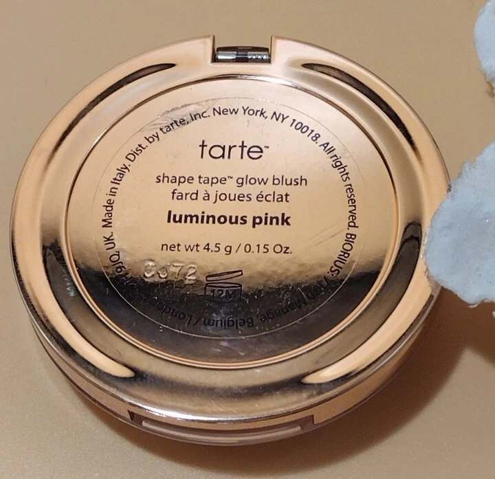Pincel Tarte Cosmetics Shape Tape Glow rosa luminoso 0,15 novo sem caixa - Imagem 2 de 4
