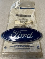 Ford Grille or Tailgate  Emblem: Navy Blue Oval Badge CJ5Z-9942528-E USED OEM