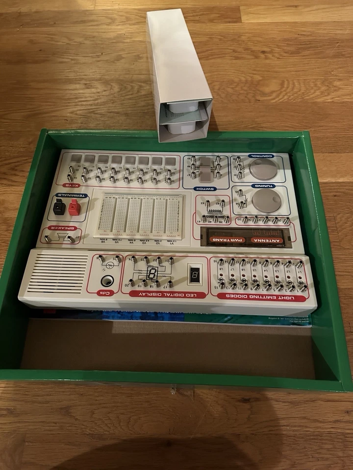 Maxitronix 300 In 1 Electronic Lab Vintage RARE Learn Electronics - Image 2 of 4