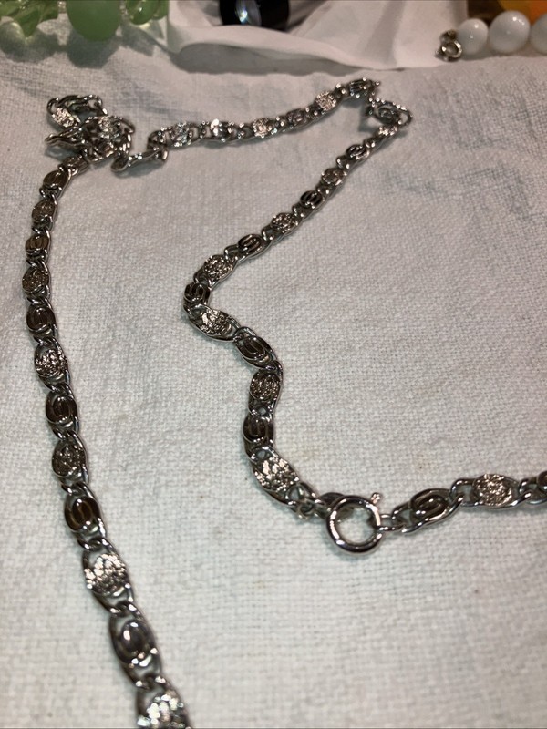 Avon  Silver Tone Chain Link Necklace Vintage 1970s -28”