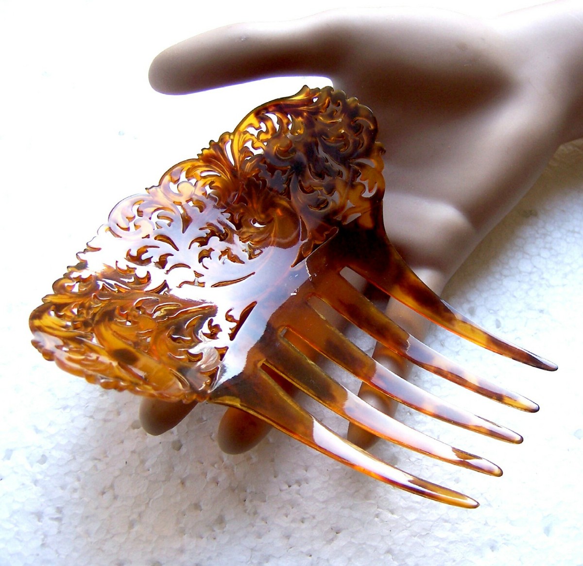 Victorian faux tortoiseshell hair comb - NO US IMPORT FEES 