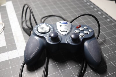 Vintage Saitek P880 USB Dual Analog Pad Gaming Controller