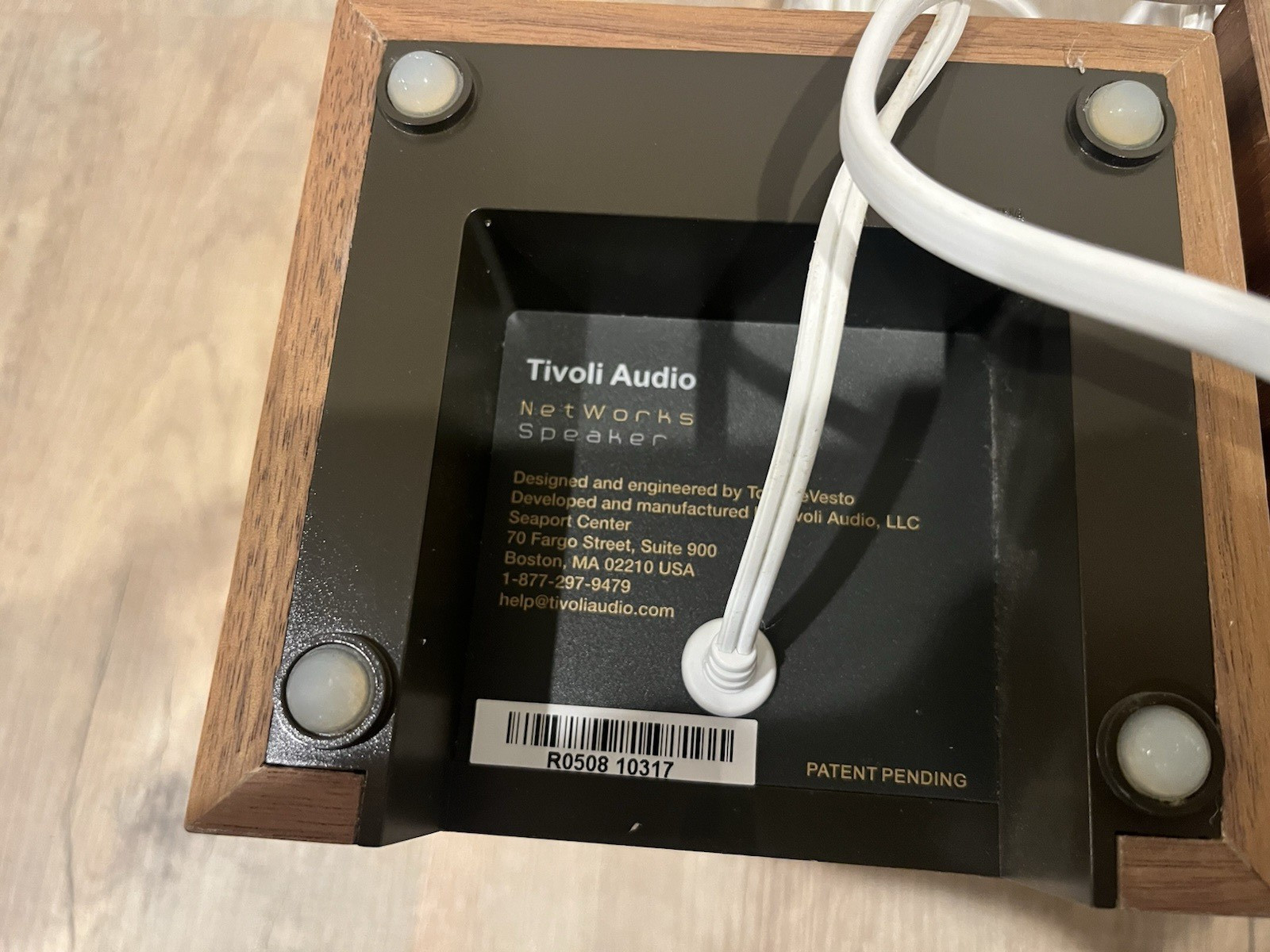 Tivoli Audio NetWorks WiFi Internet/FM Radio Stereo in Cherry w/External Speaker