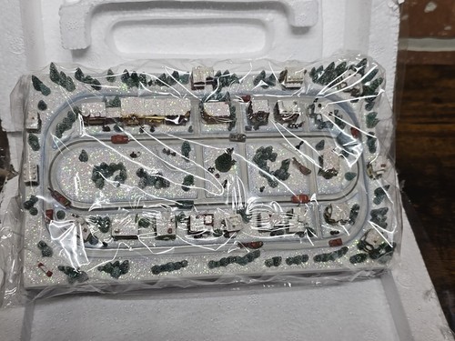 2008 Thomas Kinkade Hawthorne Village Miniatures Country Christmas Train Village