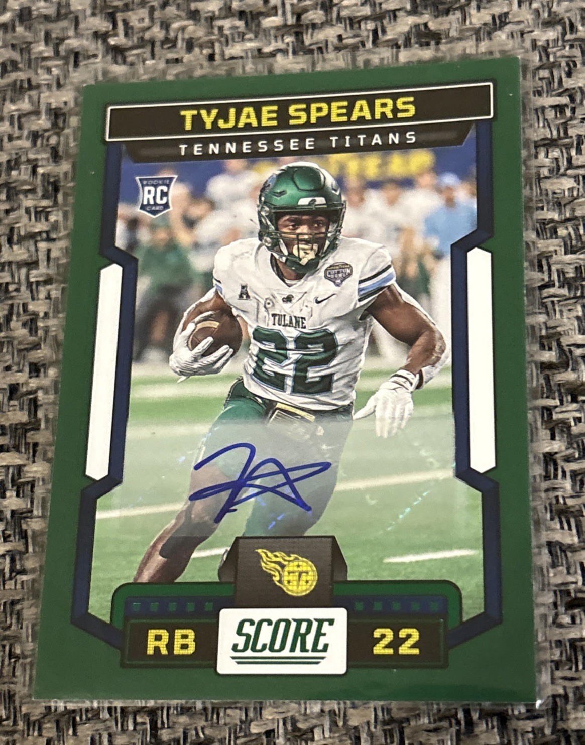 2023 Panini Score Tyjae Spears RC Auto Rookie Card Green Parallel #325 Titans
