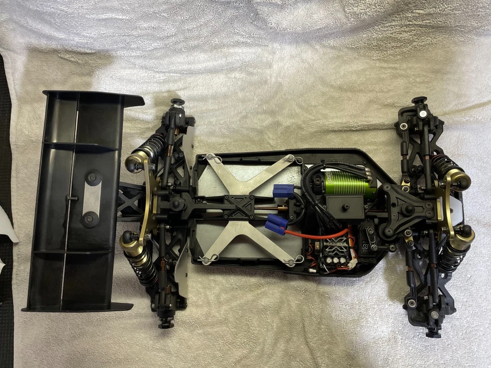 E-Buggy ARTR Paket. Serpent, PowerHD Castle Creations, AKA - Bild 2 von 4