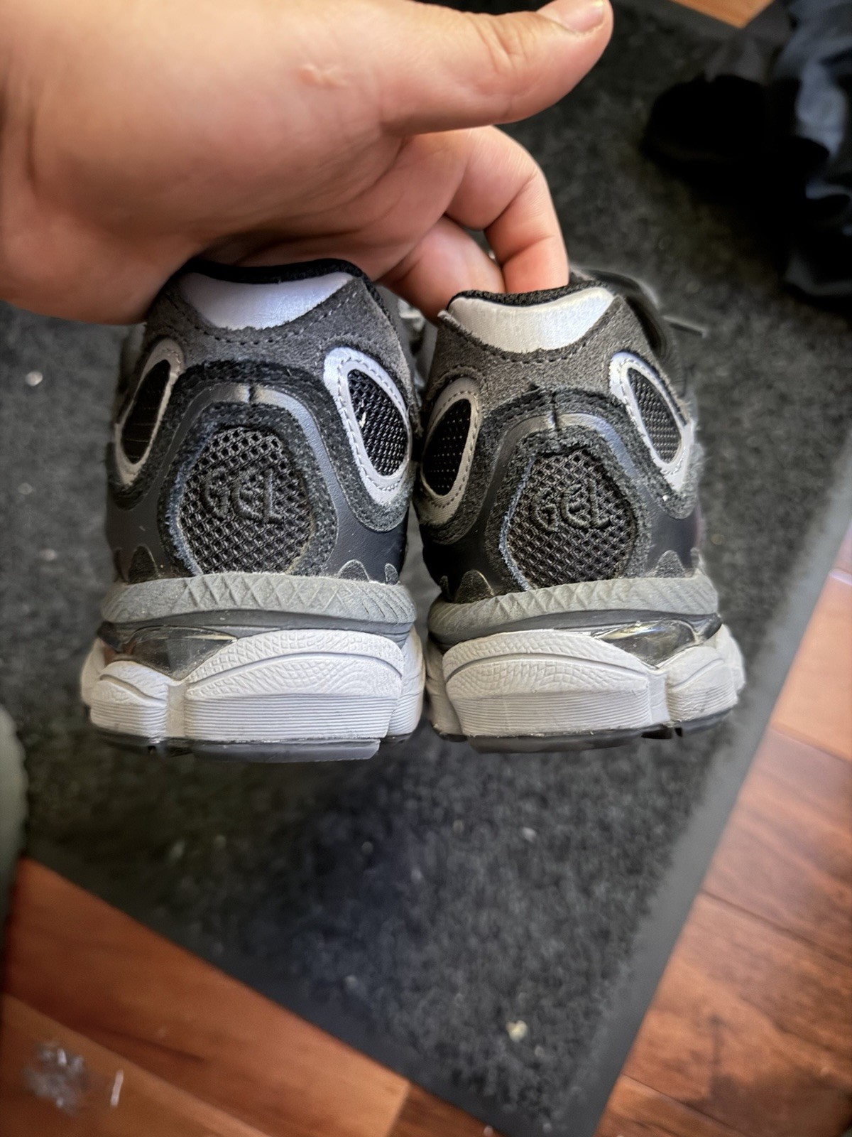 ASICS Men's Gel-NYC Graphite Gray/Black Sneakers Size 8.5 thumbnail 2