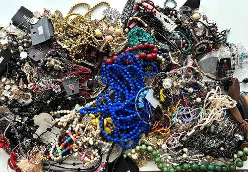 13 Lbs+ HUGE Vtg Costume to Fashion Jewelry lot Necklace Bead Chain UNSORTED