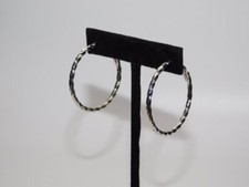 J295-VINTAGE PIERCED EARRINGS SILVER TONE HOOPS 1.5" CLASSIC SPIRAL LOOK