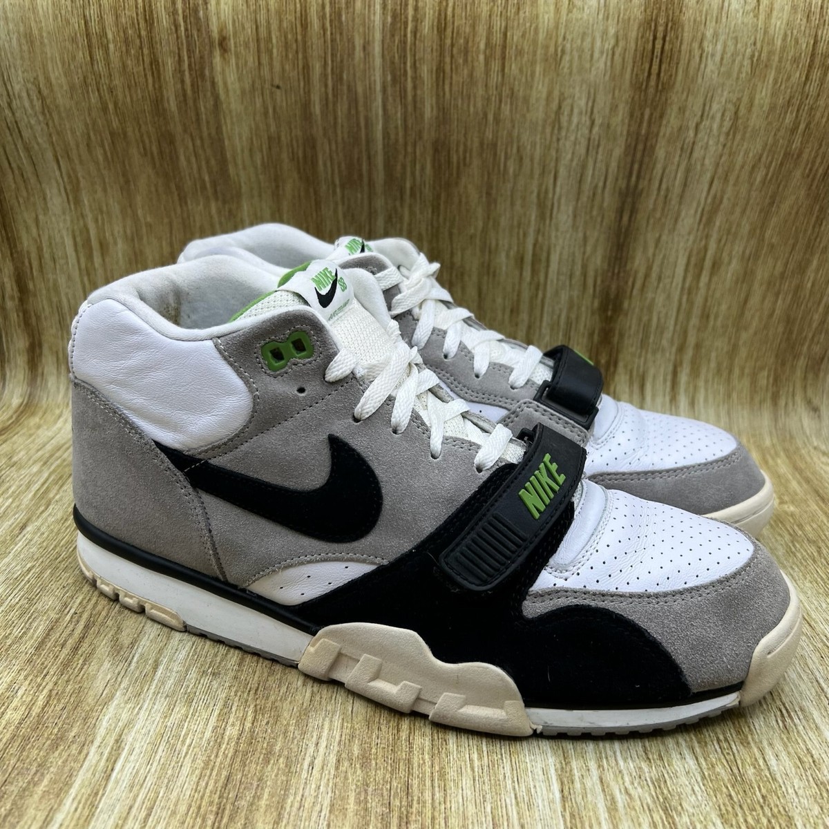 nike sb air trainer chlorophyll
