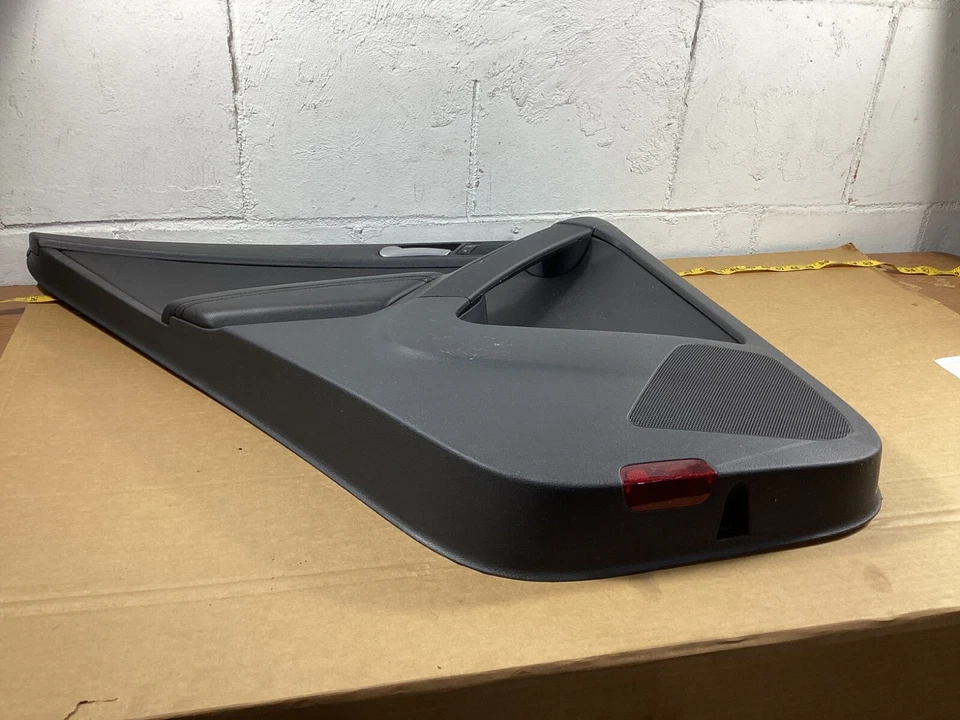 2011-2013 VOLKSWAGEN Tiguan T5 Rear Left Driver side Door Card Panel 867012B OEM - Image 3 of 4