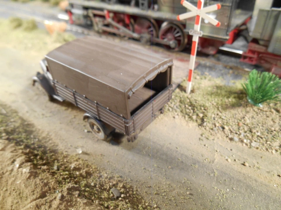 Camión HO Roco Minitanks 15º Ejército Panzer Opel Blitz pintado a mano desgastado A1804 Foto 3 de 3