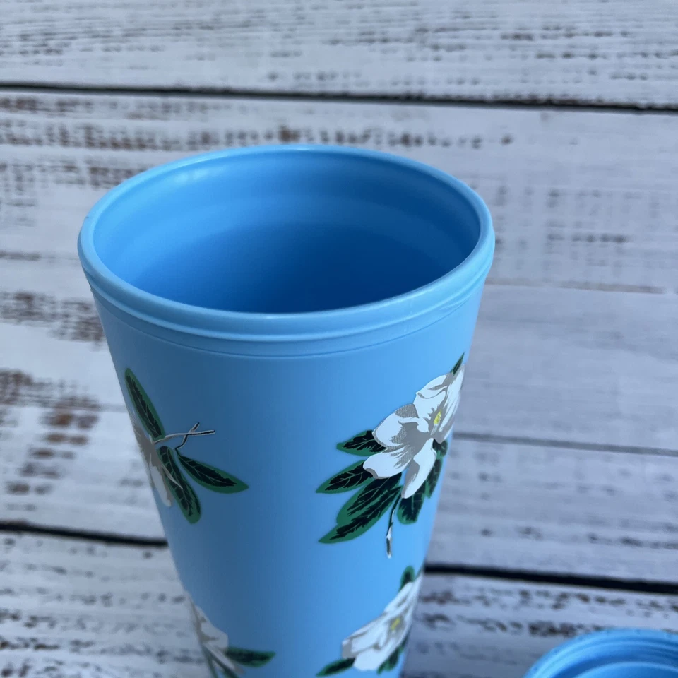 Taza de viaje Draper James Magnolia azul taza aislante con tapa 16 fl oz plástico Foto 4 de 4