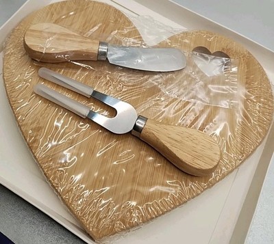  Wooden Cutting Board Set Heart Shaped 