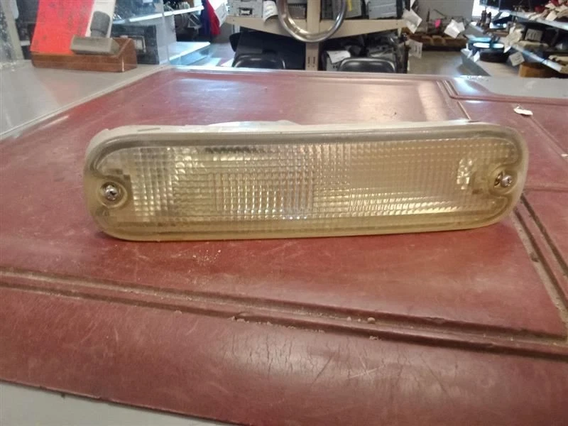 Passenger Corner/Park Light Park Lamp-turn Signal Fits 94-98 GALANT 52440 - Image 2 of 3