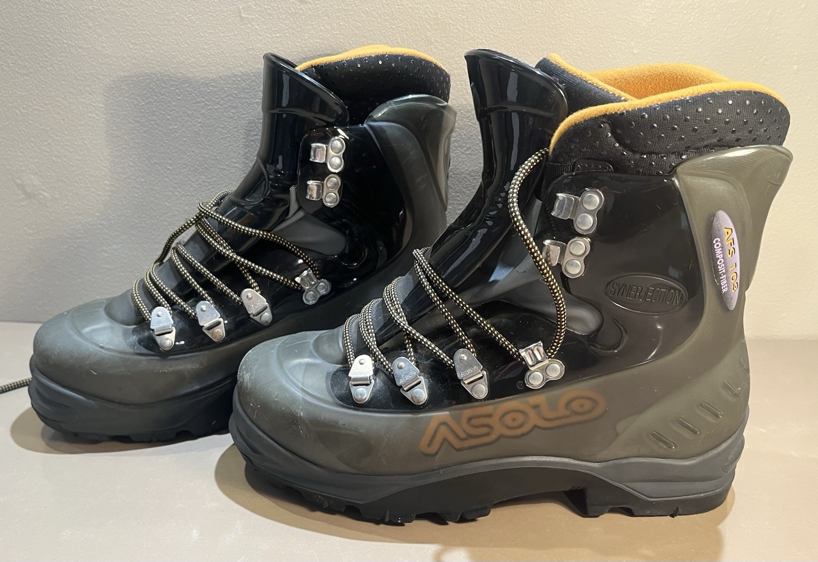 Botas de montañero Asolo AFS 103 Reino Unido 7 en muy buena condición fibra compuesta