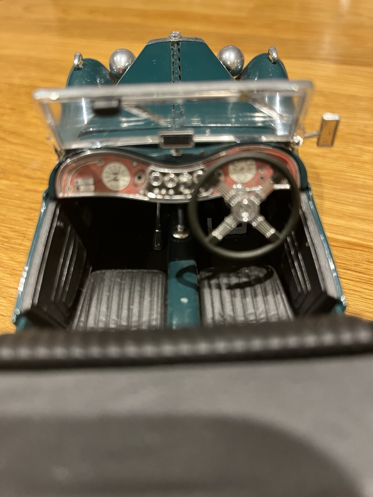 Picture 4 of 8
