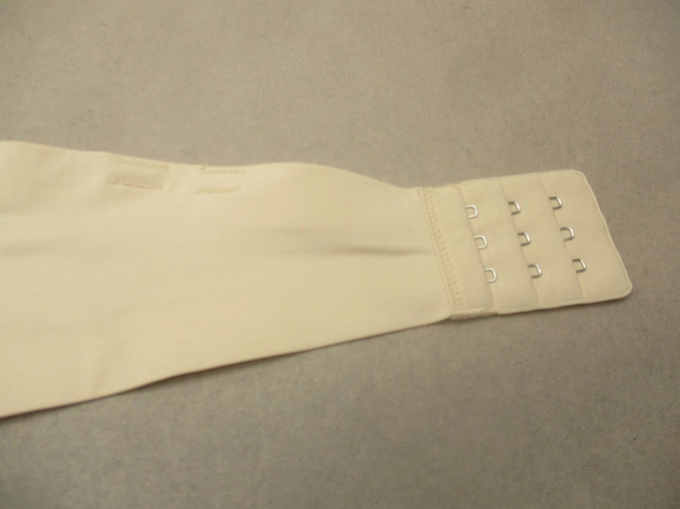 Bralette Uniqlo Talla XL Mujer Beige Forrado Con Aros Cierre Trasero Sin Tirantes 8M Foto 4 de 4