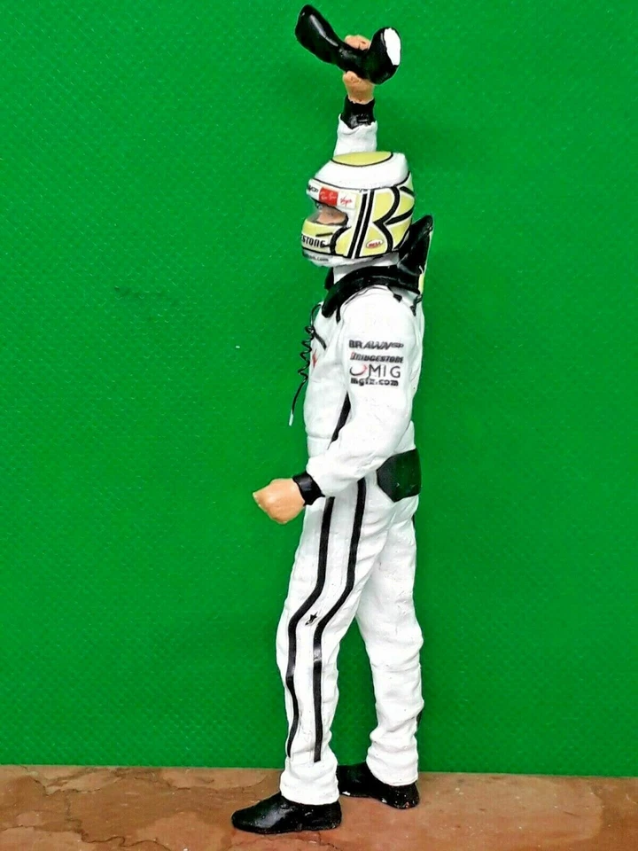 Jenson Button BRAWN GP BGP 001 2009 pilot Mini DRIVER FIGURE 1:18 RESIN - Immagine 4 di 4