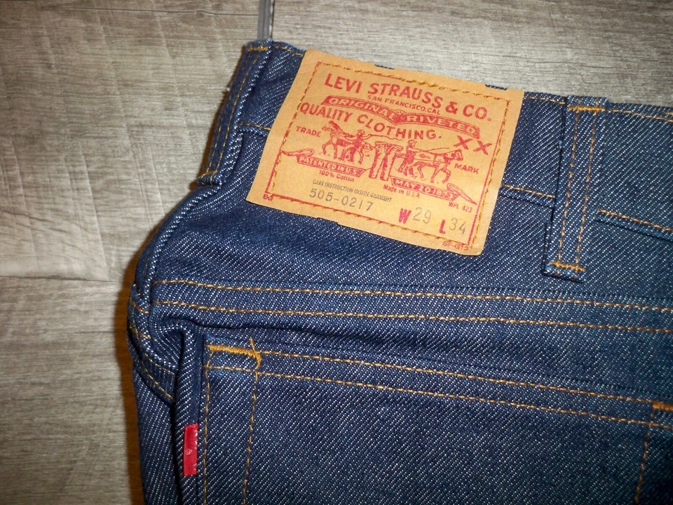 Jeans de mezclilla azul vintage Levis 505 0217 para hombre etiqueta roja talla 29 X 34 Foto 2 de 4