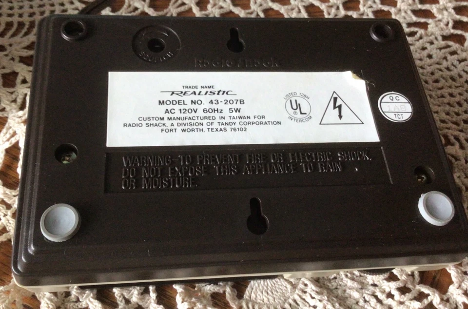 VINTAGE NOS REALISTIC PLUG. PLAY WIRELESS FM 2-STATION INTERCOM NO. 43-207B - Image 4 of 4