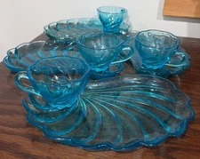VTG Hazel Atlas Shell Pattern Snack Set 4 Plates & Cups Turquoise Blue Glass