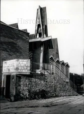 Press Photo An ultra modern spire - KSB34425