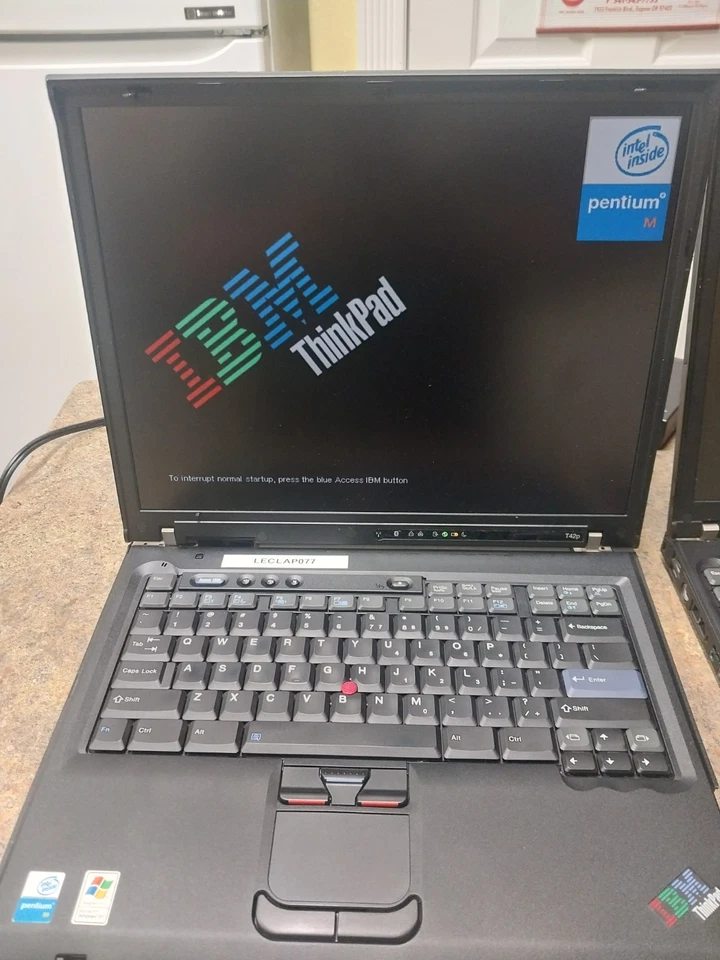 Vintage IBM ThinkPad T43 14" Laptop Pentium M/ 1GB RAM 60GB/ BIOS PASSCODE - Image 2 of 4