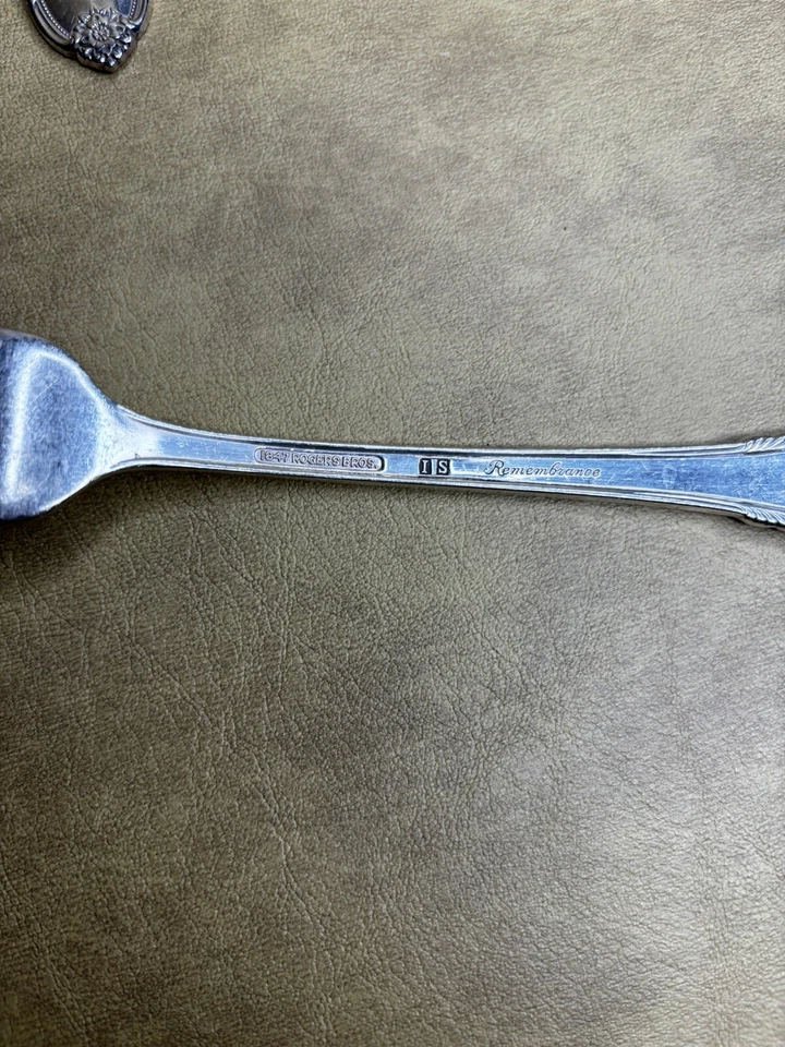 1847 Rogers Bros IS 1948 REMEMBRANCE SilverPlate 4 Salad Forks Flatware - Image 3 of 3