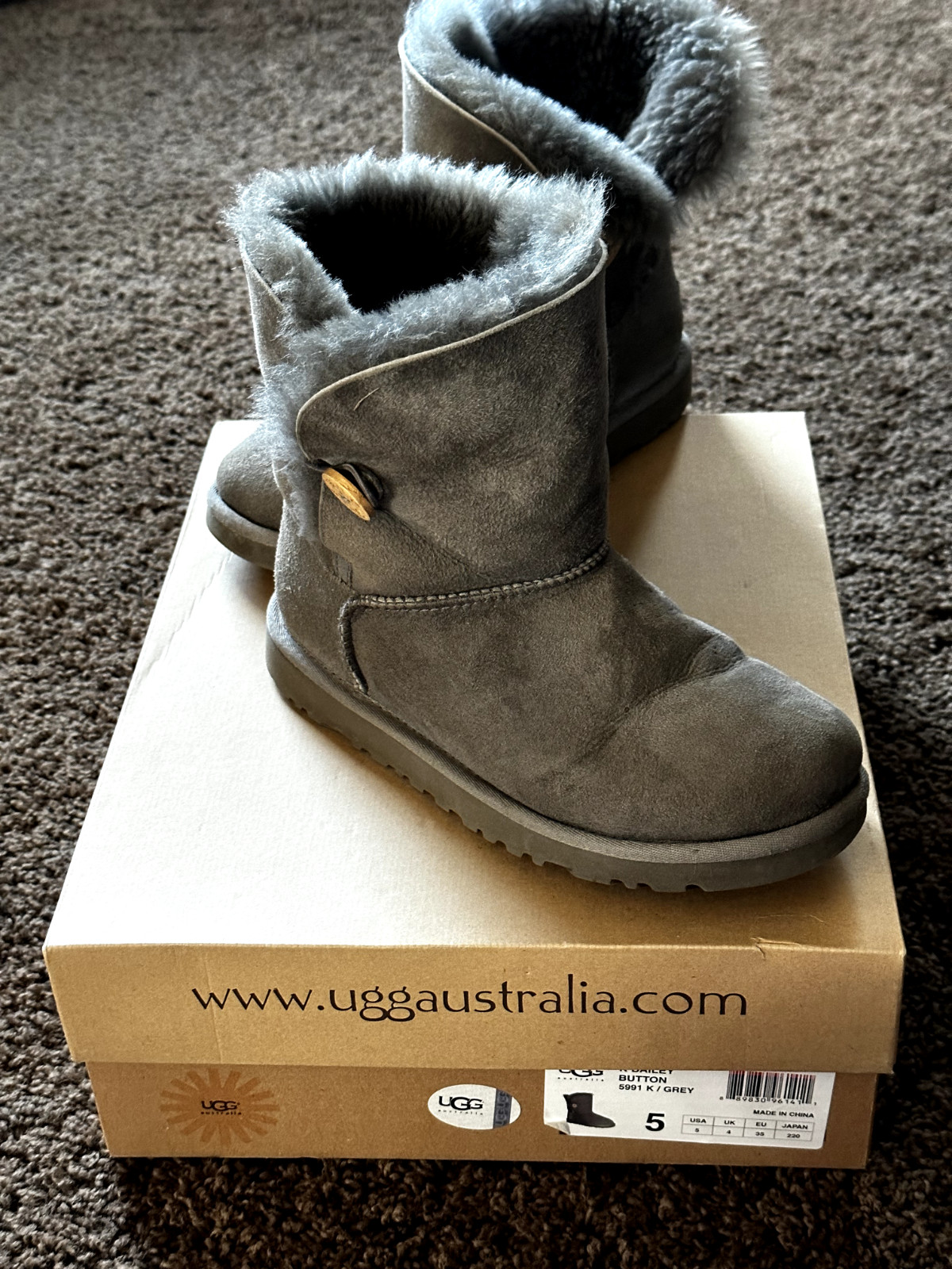 UGG Bailey Button Gray Size 5 - image 1