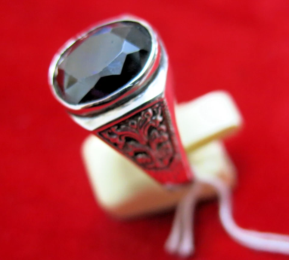 Vintage Men's Signet Sterling Silver Dark Amethyst Ring Oval Bezel Set, Size 12 - Image 3 of 4