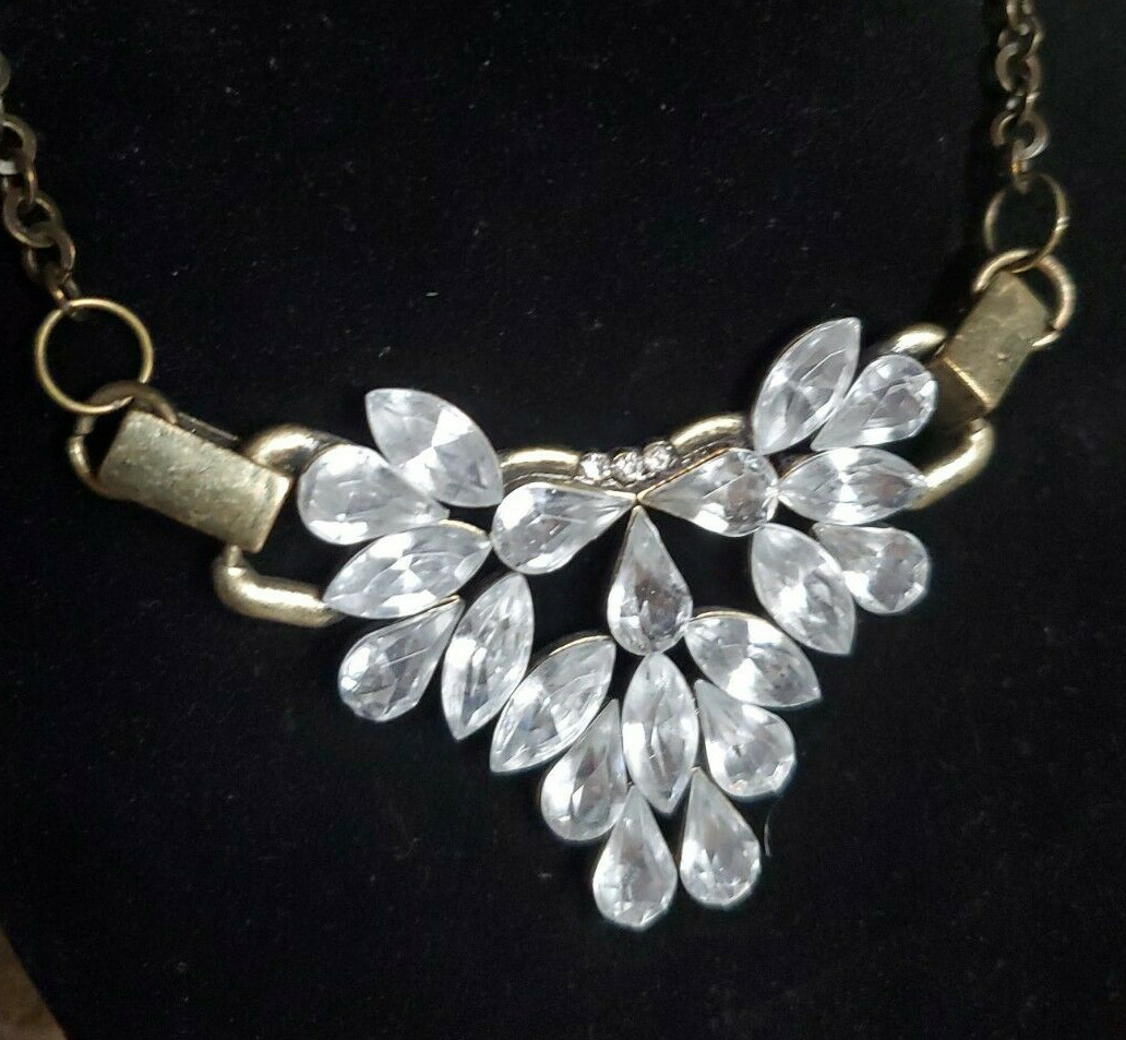 Beautiful Glittering Rhinestone Statement Necklace - image 2