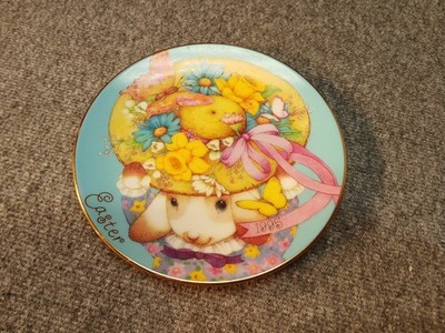 ''My Easter Bonnet'' 1995 Easter Plate Porcelain 22K Gold Trim Avon 5'' 