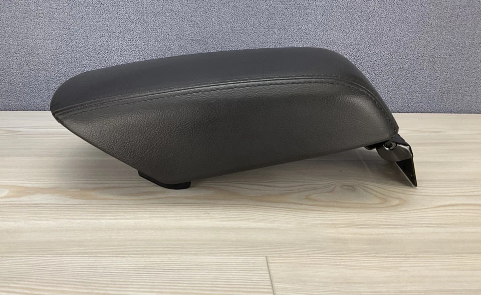 🔴Tapa/reposabrazos consola central Ford Explorer 2011-2015. Cuero negro. OEM. Foto 2 de 4