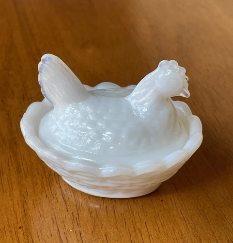 Westmoreland Milk Glass Hen on Nest VTG 2.5” Salt Cellar White Excellent!
