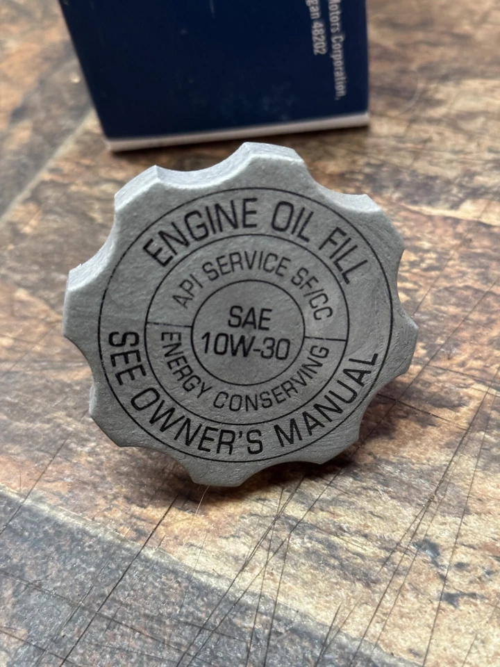 Крышка маслозаливной горловины AM Pontiac Firebird Turbo 1989 NOS Delco подлинная 25525796 - Изображение 2 из 4